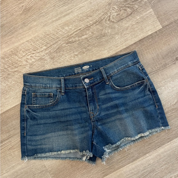 Old navy shorts stretchy - Picture 1 of 2
